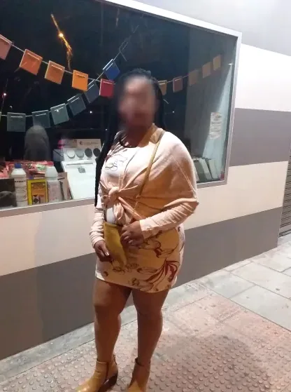 Lara, 25 años